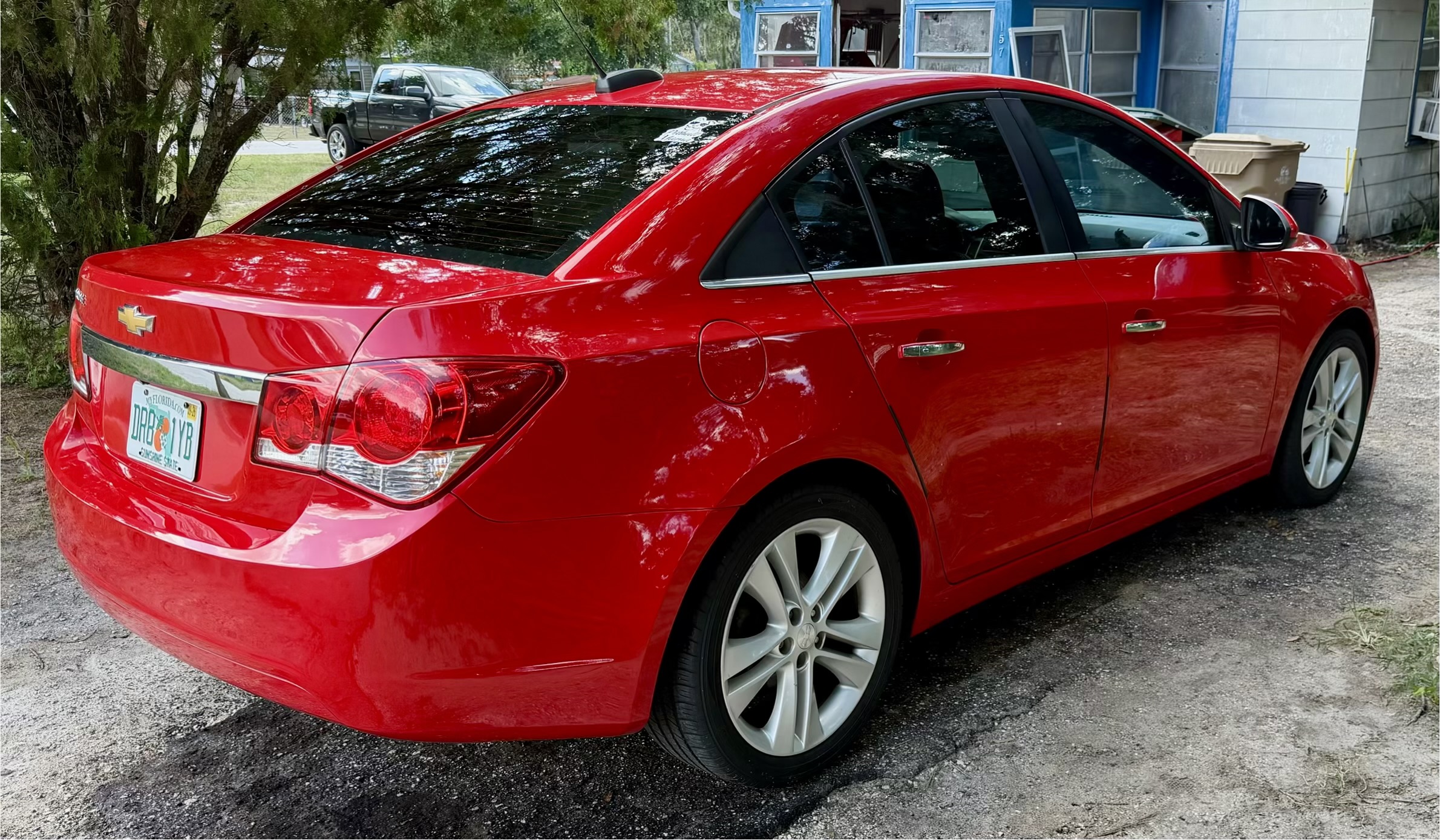 Used 2015 Chevrolet Cruze LTZ FWD image 2