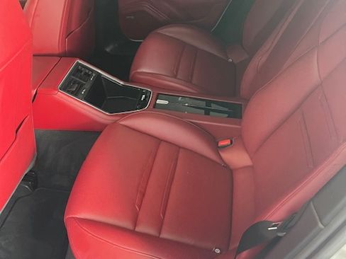 Used 2018 Porsche Panamera 4S image 7