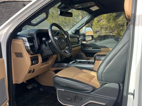 Used 2024 Ford F350 Lariat w/ Chrome Package image 6