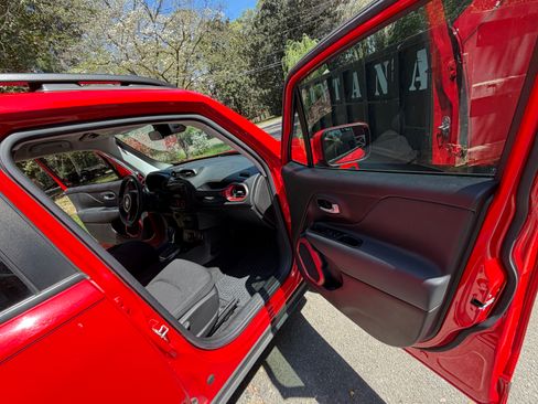 Used 2022 Jeep Renegade Latitude image 12