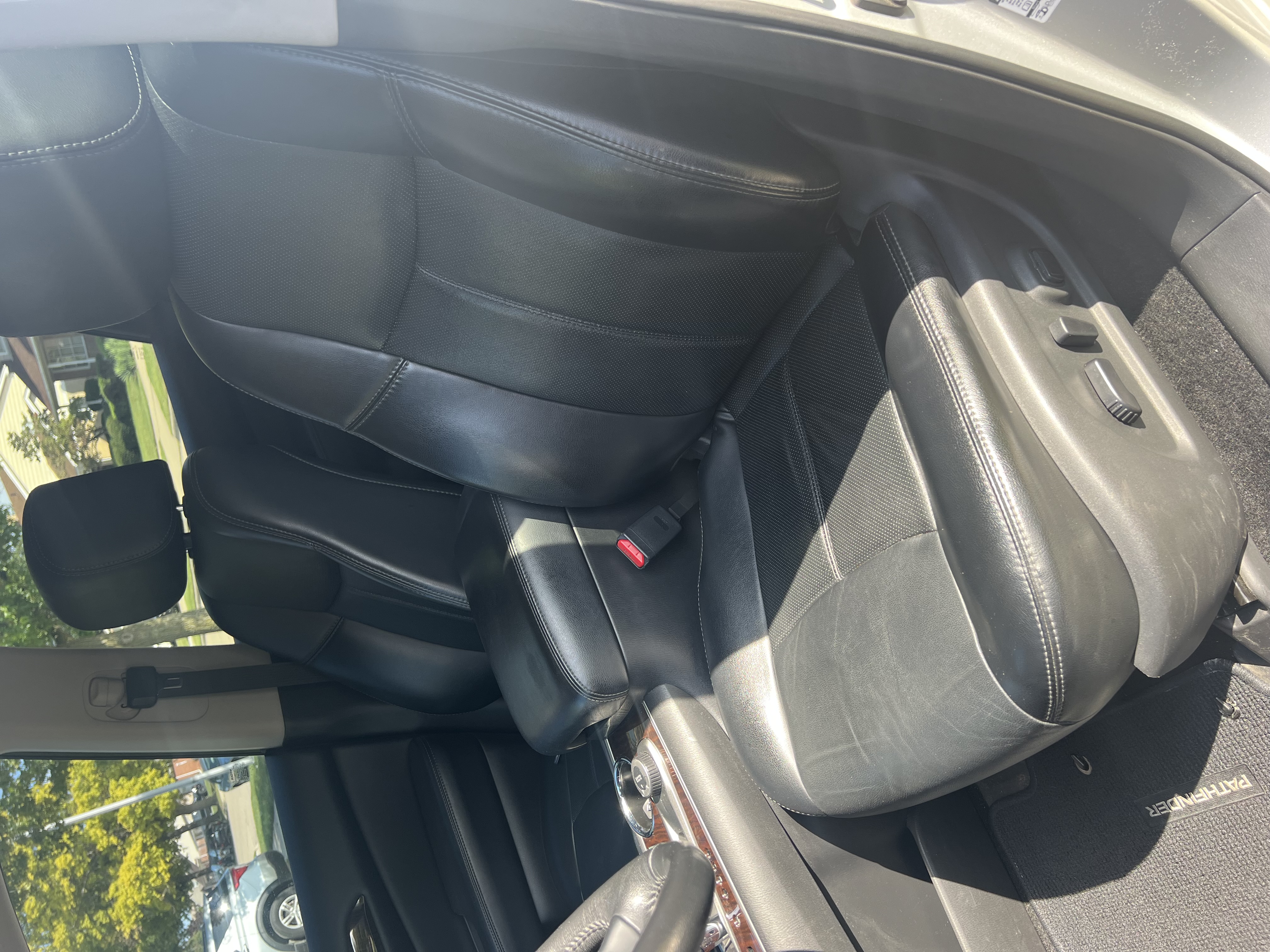 Used 2014 Nissan Pathfinder Platinum w/ Platinum Premium Package AWD/4WD image 6