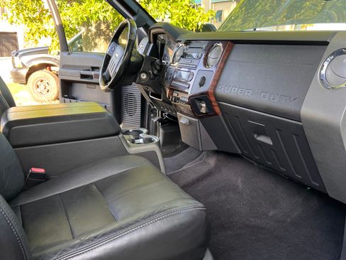 Used 2009 Ford F250 Lariat image 6