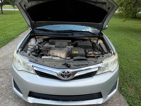 Used 2012 Toyota Camry LE FWD image 13