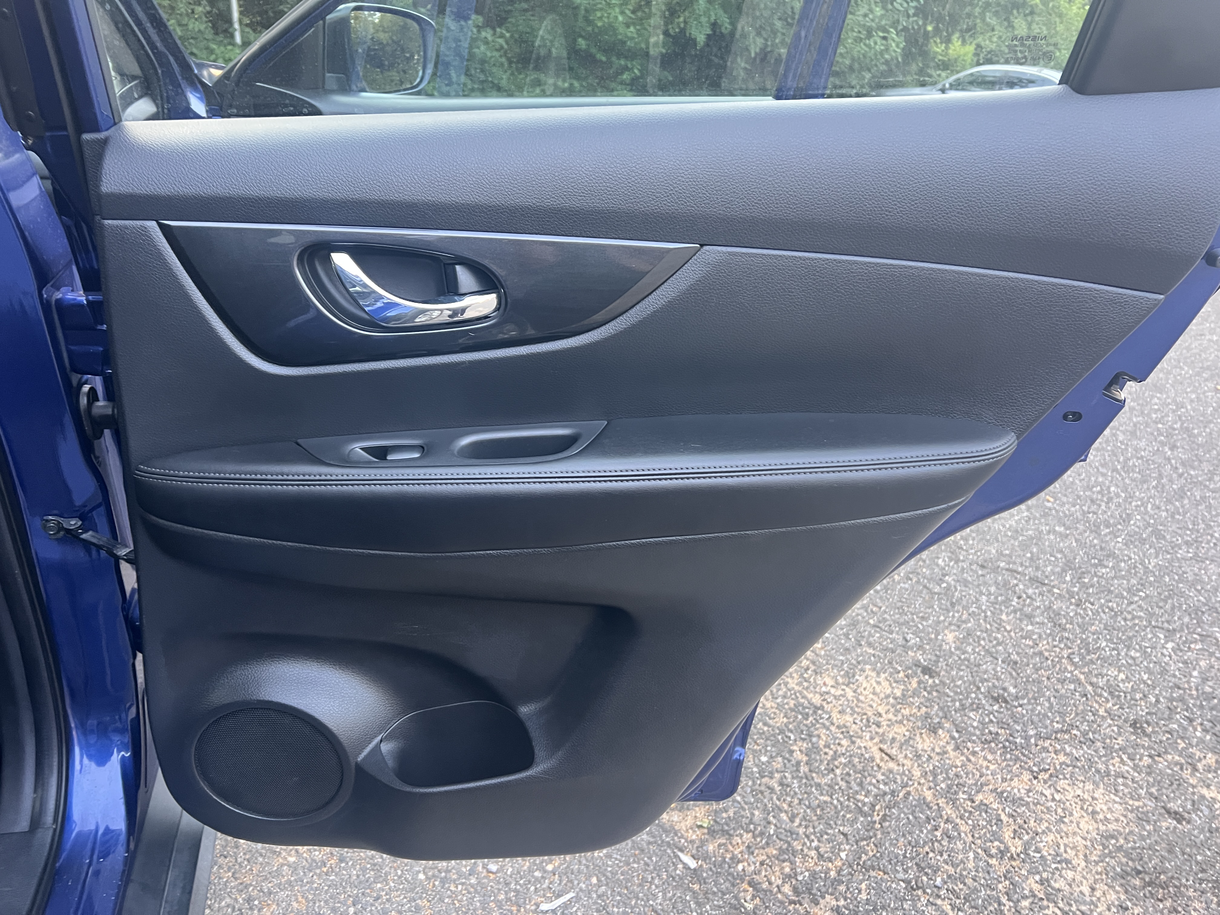 Used 2017 Nissan Rogue S AWD/4WD image 16