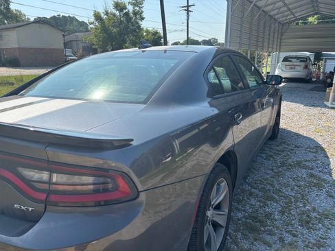 Used 2018 Dodge Charger SXT Plus image 9