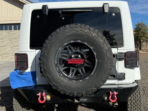 Used 2017 Jeep Wrangler Unlimited Rubicon image 6