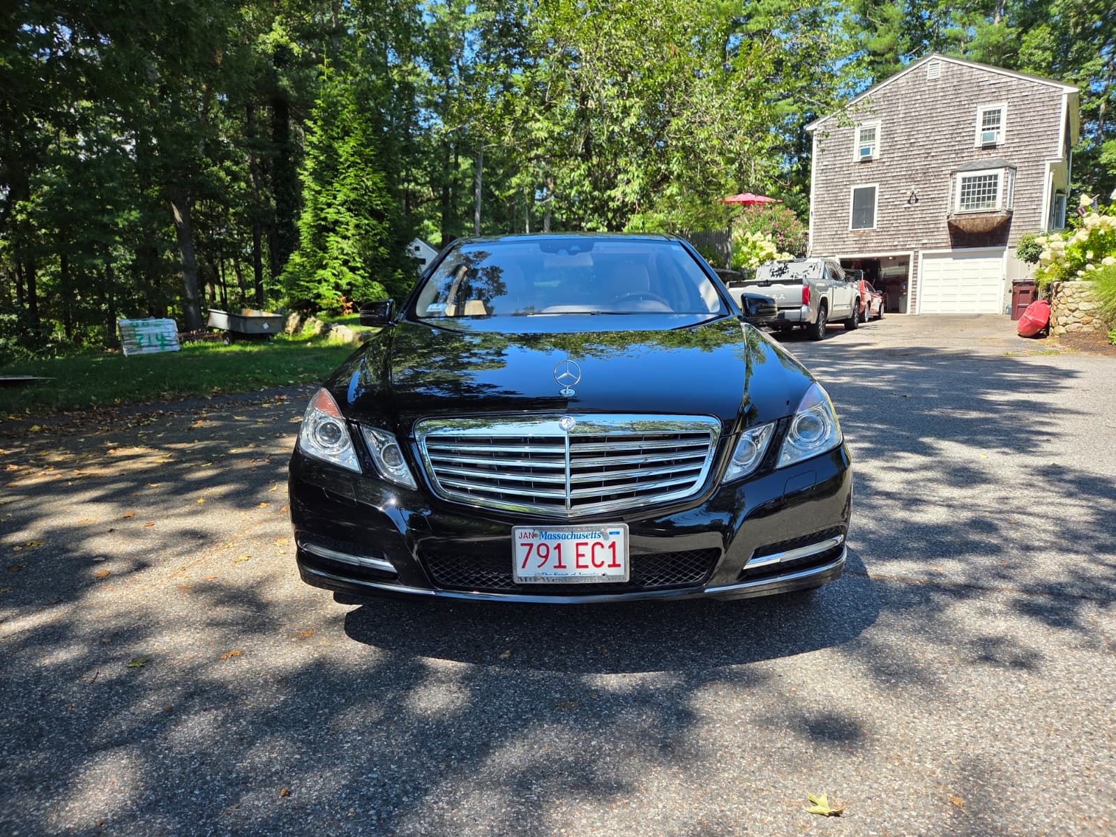 Used 2011 Mercedes-Benz E 550 4MATIC Sedan image 10