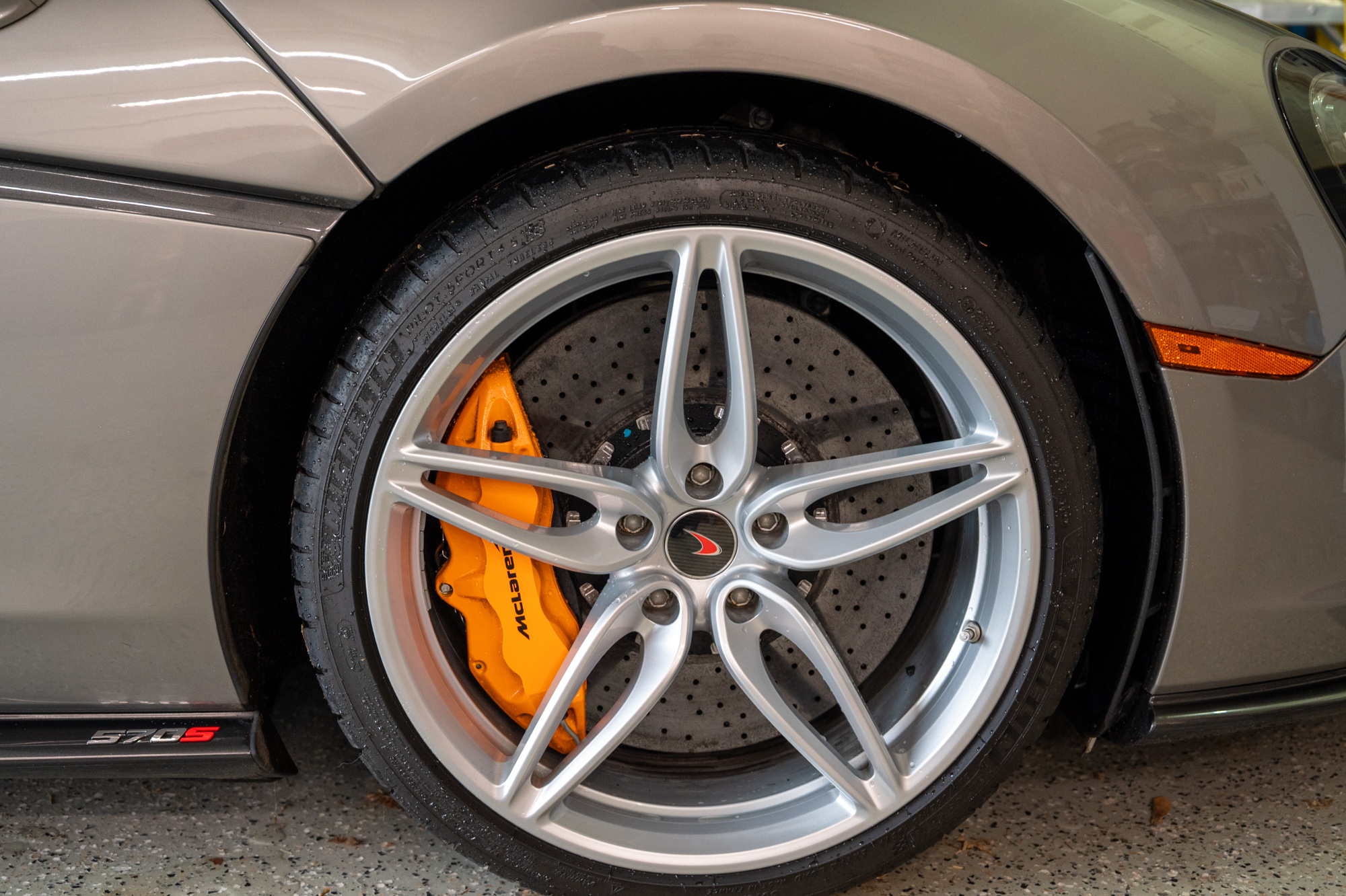 Used 2017 McLaren 570S Coupe RWD image 5