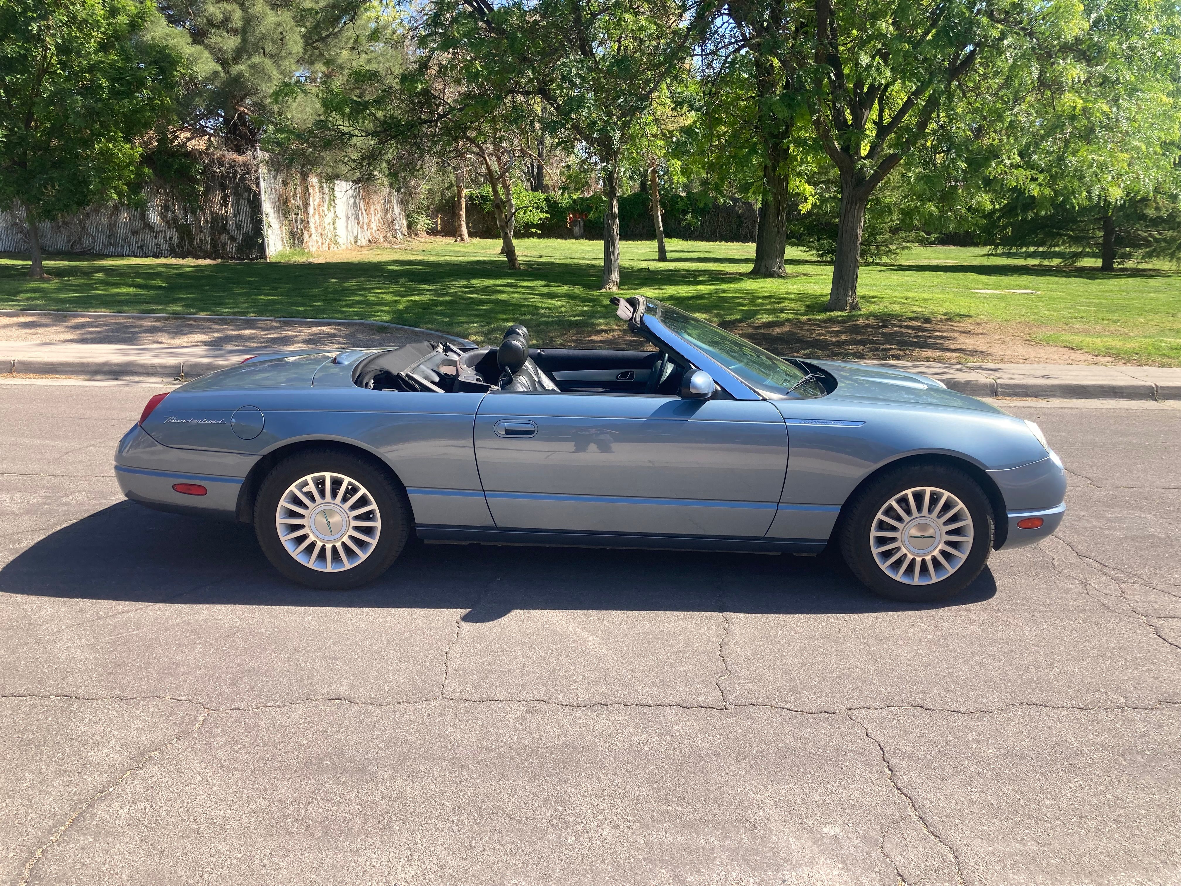 Used 2005 Ford Thunderbird RWD image 17