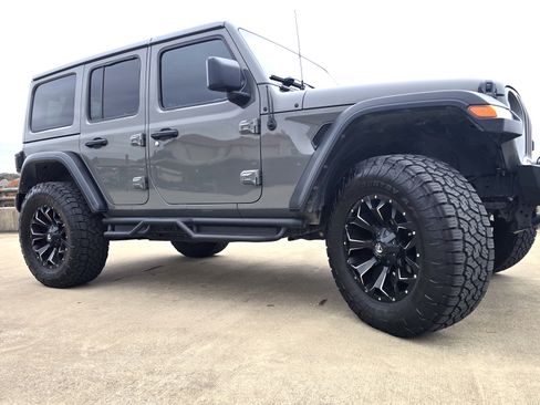 Used 2019 Jeep Wrangler Unlimited Rubicon image 1