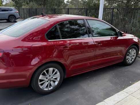 Used 2016 Volkswagen Jetta SE image 8