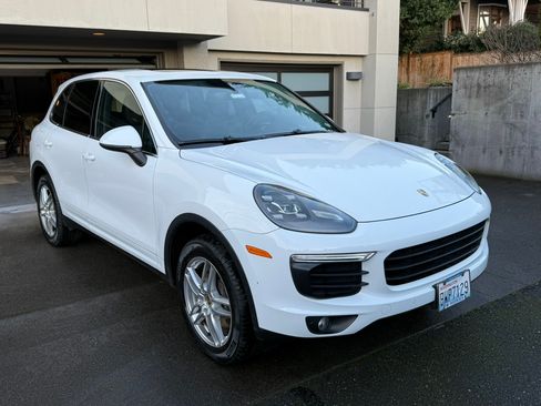 Used 2016 Porsche Cayenne image 1