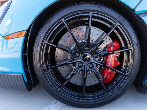 Used 2019 McLaren 600LT RWD image 16