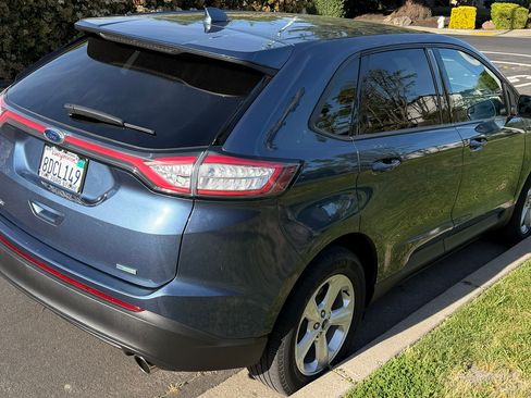 Used 2018 Ford Edge SE image 11