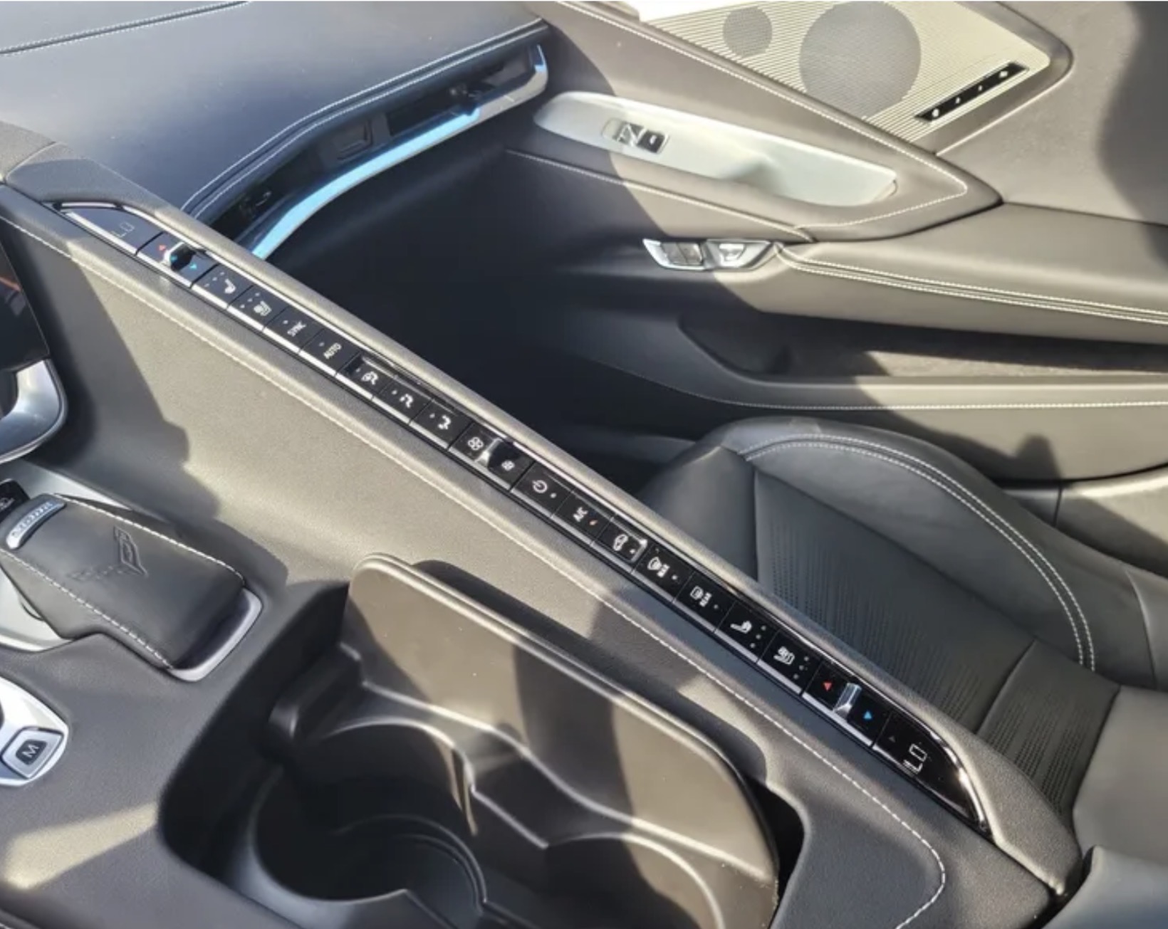 Used 2020 Chevrolet Corvette Stingray Preferred Cpe w/ 2LT Preferred Equipment Group RWD image 25