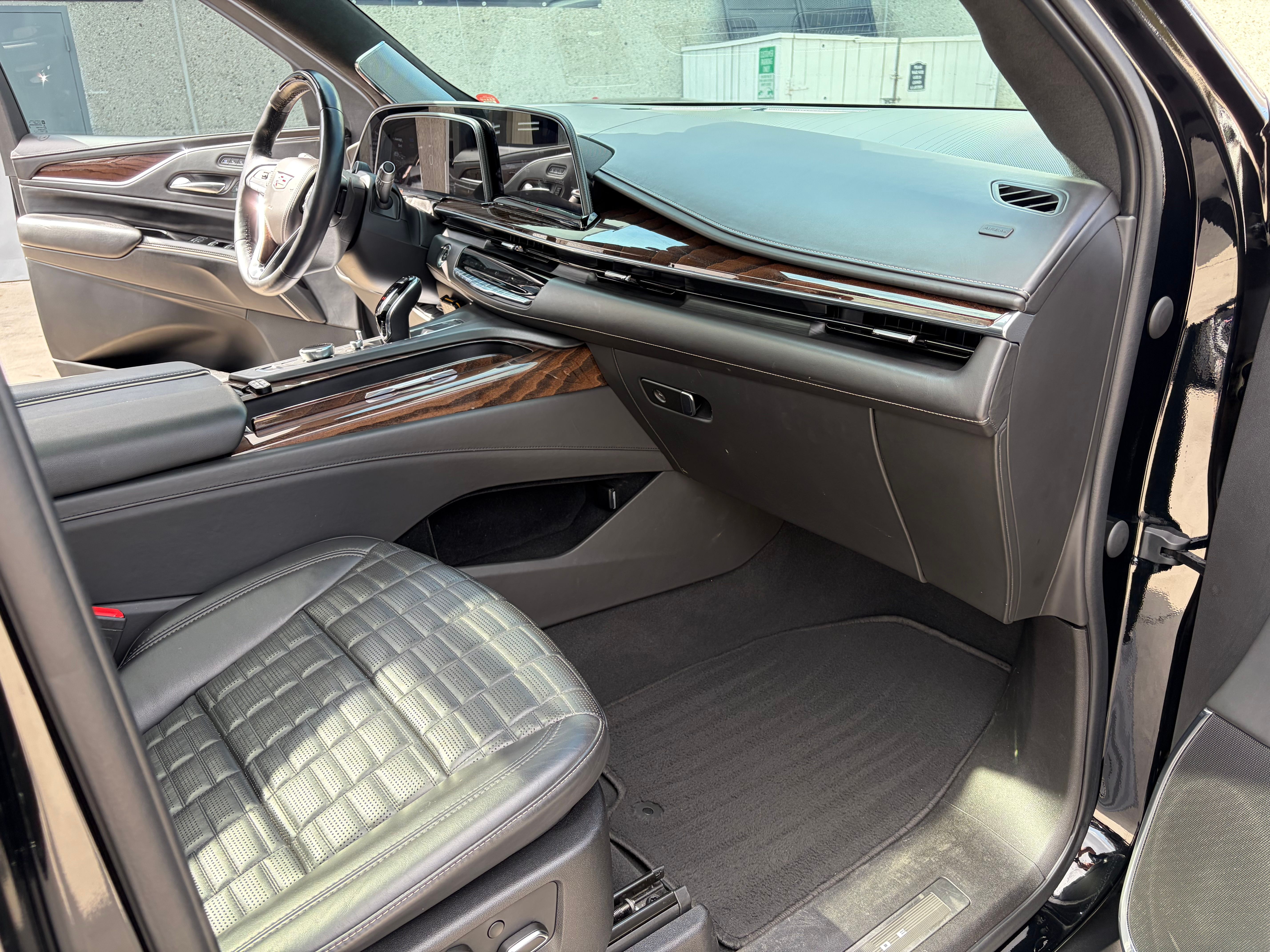 Used 2021 Cadillac Escalade Sport Platinum AWD/4WD image 14