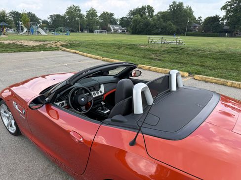 Used 2015 BMW Z4 sDrive28i RWD image 9