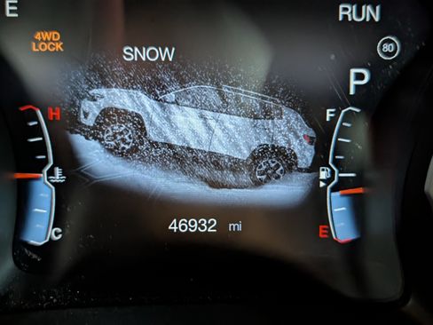 Used 2018 Jeep Compass Latitude w/ Popular Equipment Group image 19