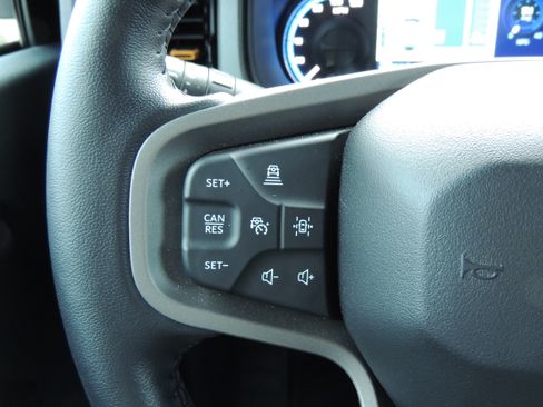 Used 2024 Ford Bronco Badlands image 24