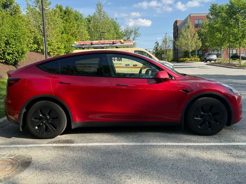 Used 2023 Tesla Model Y Long Range AWD/4WD image 6