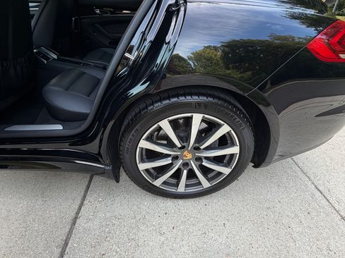 Used 2016 Porsche Panamera image 17