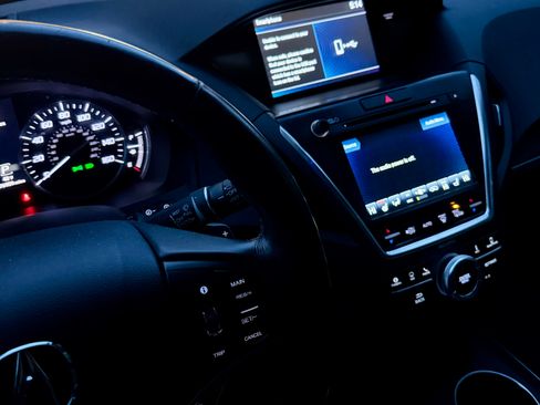 Used 2018 Acura MDX SH-AWD w/ Advance Package image 9