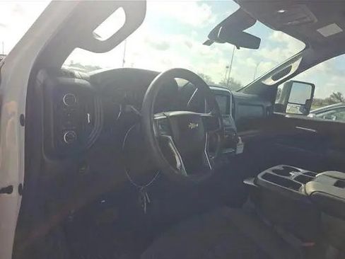 Used 2022 Chevrolet Silverado 2500 W/T w/ WT Convenience Package AWD/4WD image 5