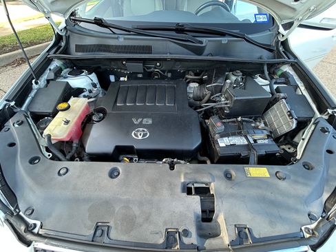 Used 2010 Toyota RAV4 Limited w/ Limited Extra Value Pkg AWD/4WD image 19