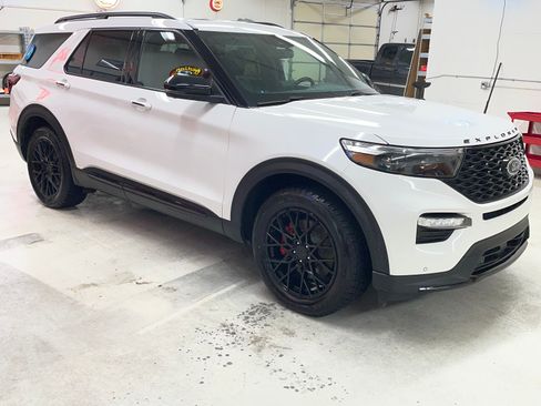 Used 2021 Ford Explorer ST w/ Equipment Group 401A image 4