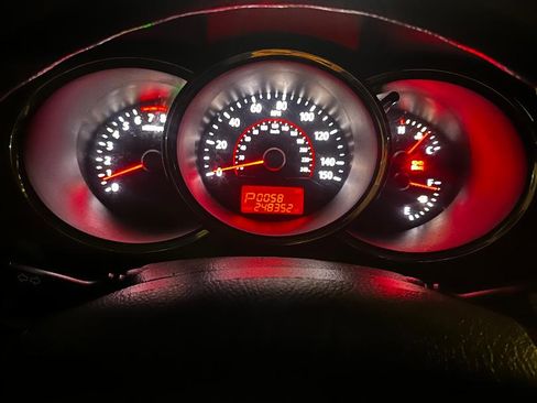 Used 2011 Kia Sorento LX w/ Convenience Pkg image 11