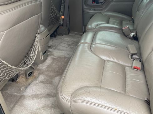 Used 1999 GMC Suburban 2500 w/ Marketing Opt Pkg 3 AWD/4WD image 6