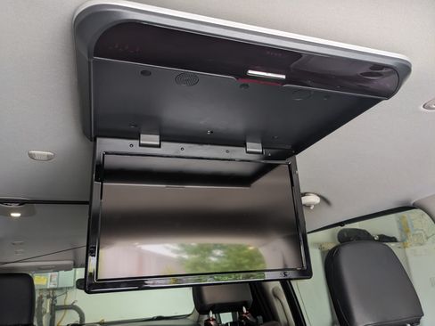 Used 2020 Chrysler Pacifica Touring-L image 13