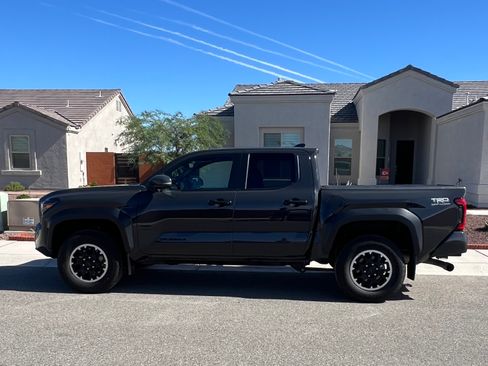 Used 2024 Toyota Tacoma TRD Off-Road image 1