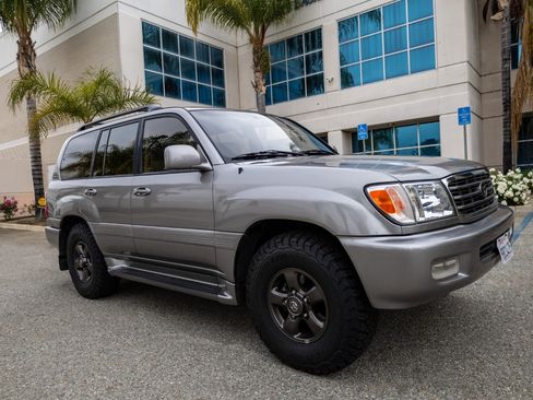 Used 2001 Toyota Land Cruiser image 8