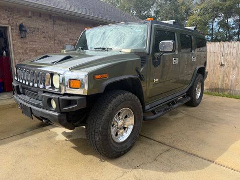 Used 2003 HUMMER H2 w/ Preferred Equipment Group image 2