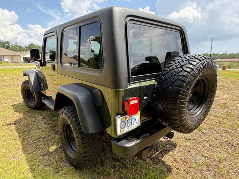 Used 2006 Jeep Wrangler Unlimited AWD/4WD image 11