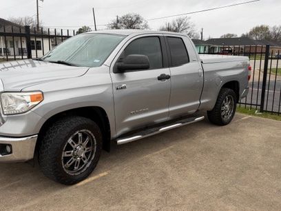 Used 2015 Toyota Tundra SR5 w/ SR5 Upgrade Package