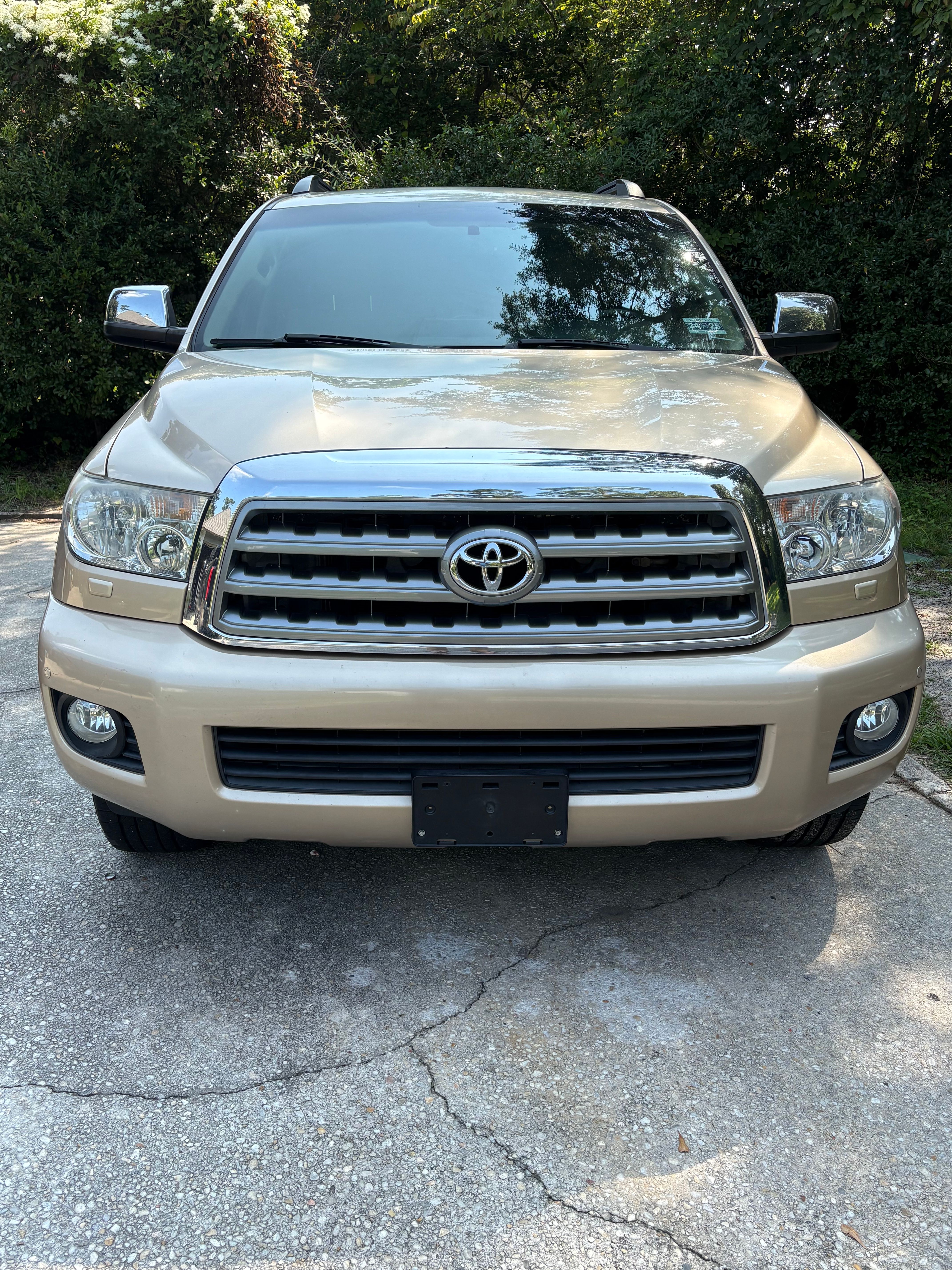 Used 2017 Toyota Sequoia Limited w/ Safety & Convenience Package RWD image 2