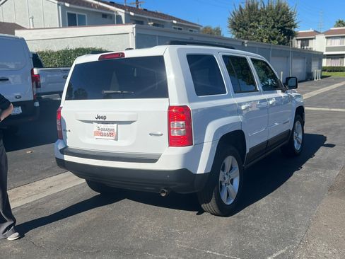 Used 2014 Jeep Patriot Latitude image 2