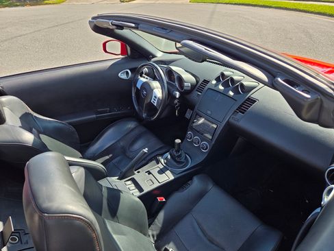 Used 2004 Nissan 350Z Touring image 8
