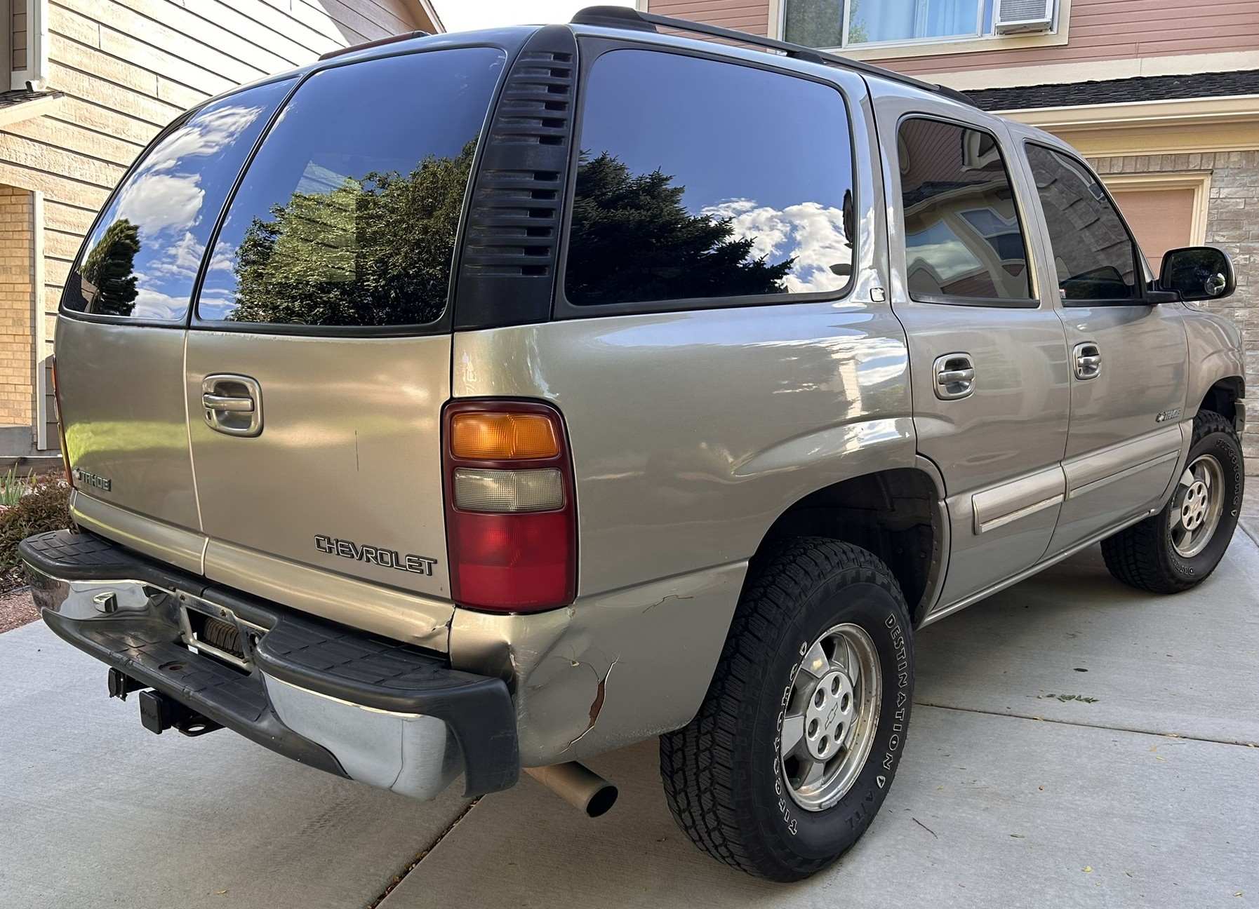 Used 2000 Chevrolet Tahoe LT w/ LT Preferred Equipment Group AWD/4WD image 5