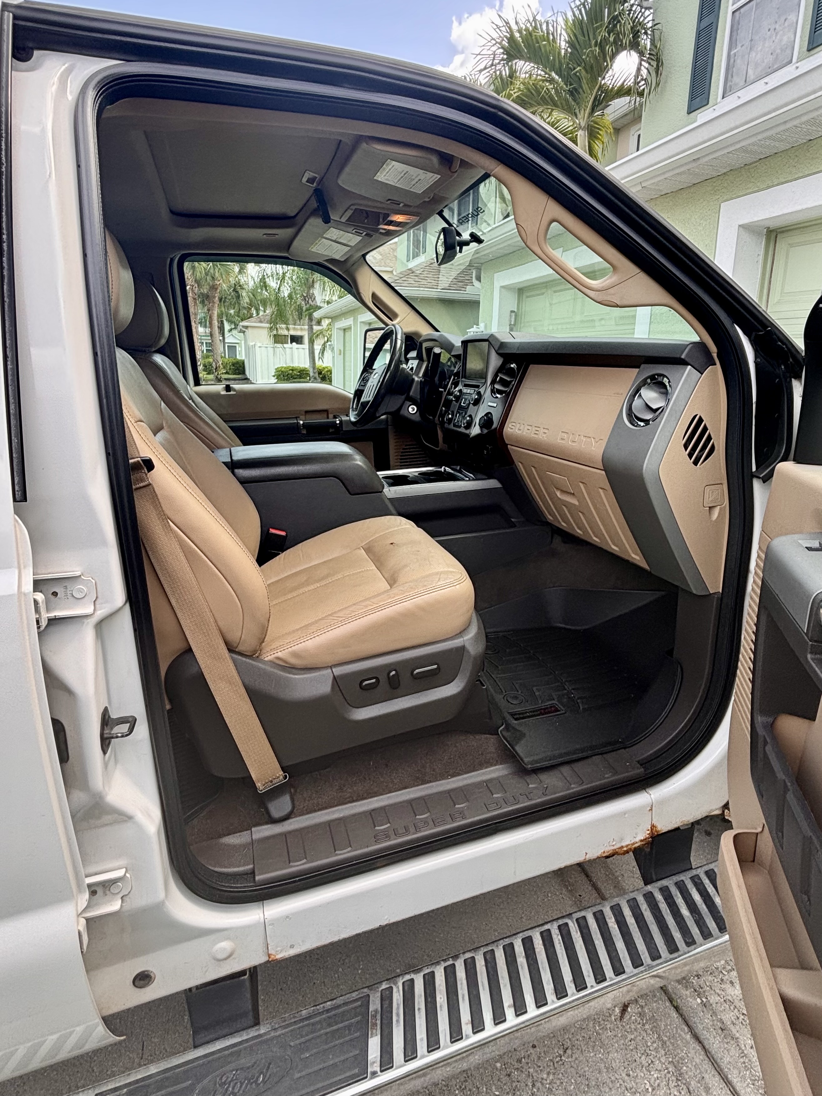 Used 2015 Ford F250 Lariat w/ Lariat Ultimate Package AWD/4WD image 21