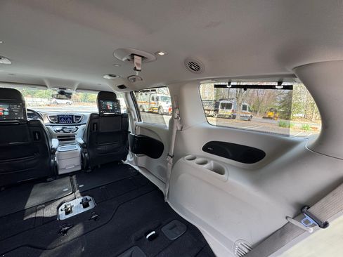 Used 2017 Chrysler Pacifica Touring-L Plus w/ Advanced Safetytec Group image 21