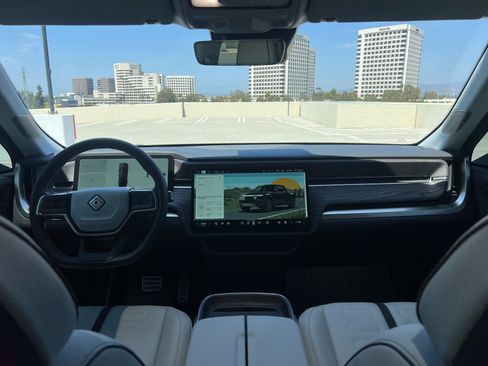 Used 2023 Rivian R1T Adventure image 10