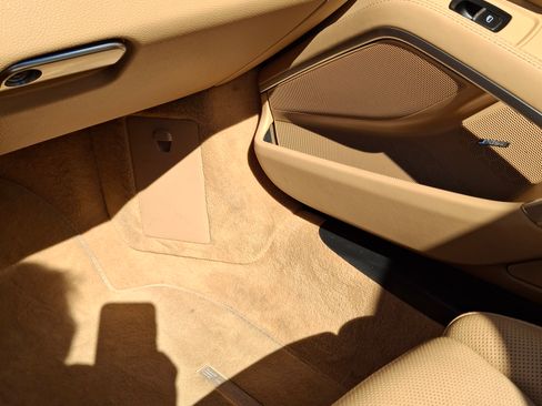 Used 2013 Porsche 911 Carrera 4 image 18