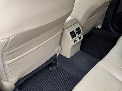 Used 2017 Subaru Outback 3.6R Limited image 13