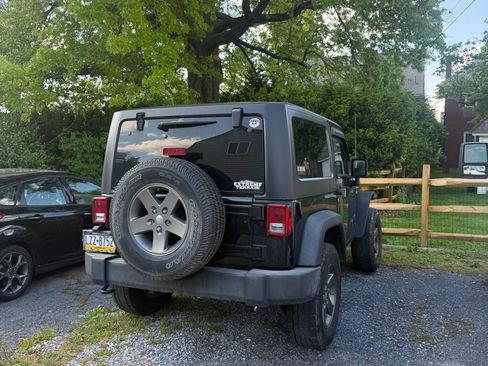 Used 2015 Jeep Wrangler Sport AWD/4WD image 2