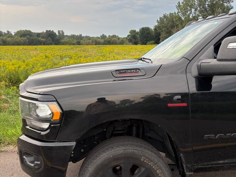 Used 2024 RAM 2500 Big Horn w/ Night Edition AWD/4WD image 4