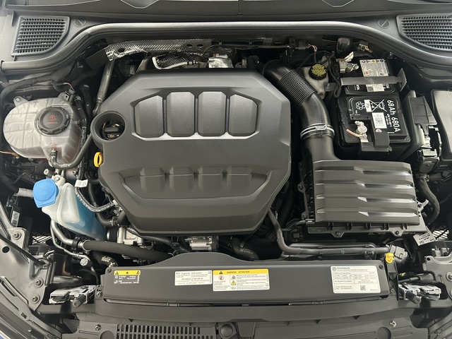 Used 2024 Volkswagen Golf R AWD/4WD image 25
