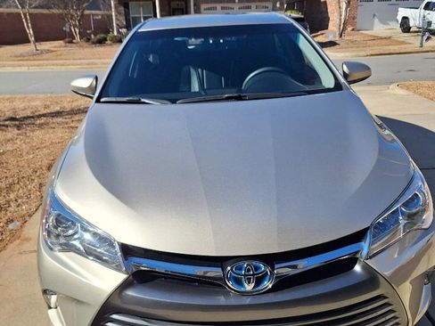 Used 2015 Toyota Camry XLE image 2